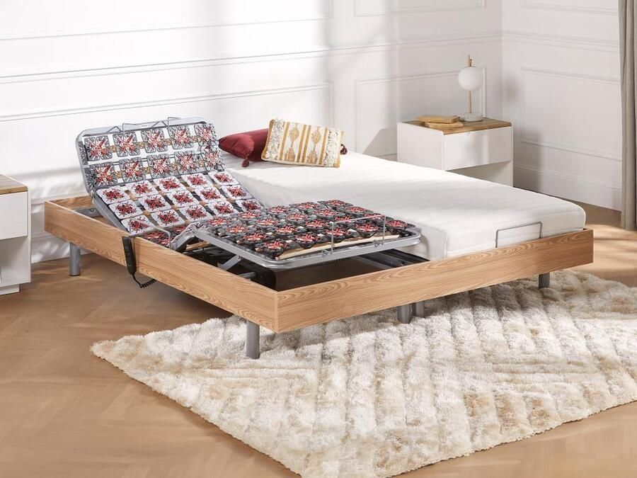 Vente-unique Elektrisch relaxbed met contactplaatjes en latexmatras CASSIOPEE III van DREAMEA OKIN-motors 2 x 70 x 190 cm Eiken L 190 cm x H 35 cm x D 140 cm