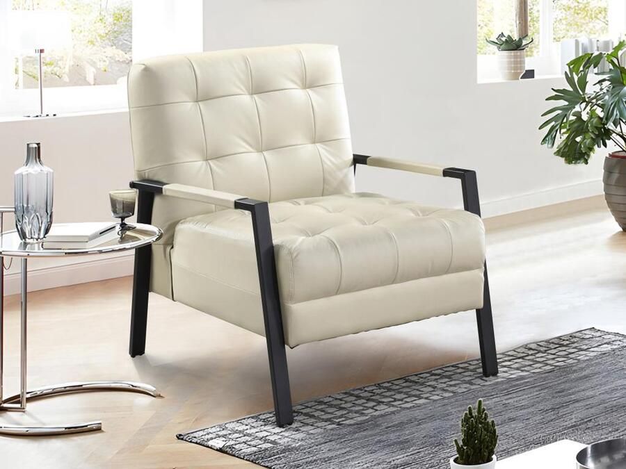 Vente-unique Fauteuil van beige leer MARADI L 65 cm x H 79 cm x D 80 cm