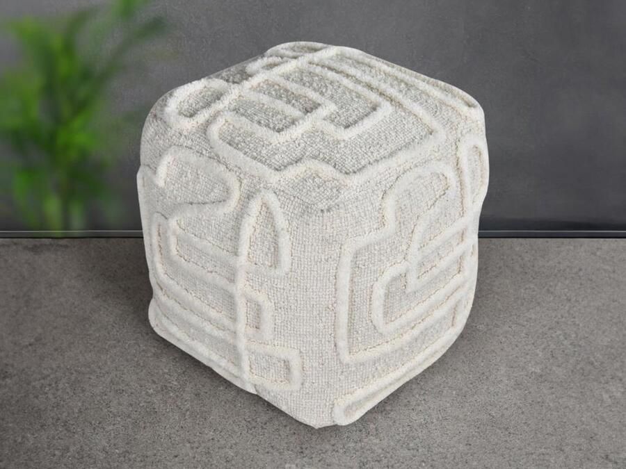 Vente-unique Vierkante poef van ivoorwitte getufte wol LABERDEN L 40 cm x H 40 cm x D 40 cm