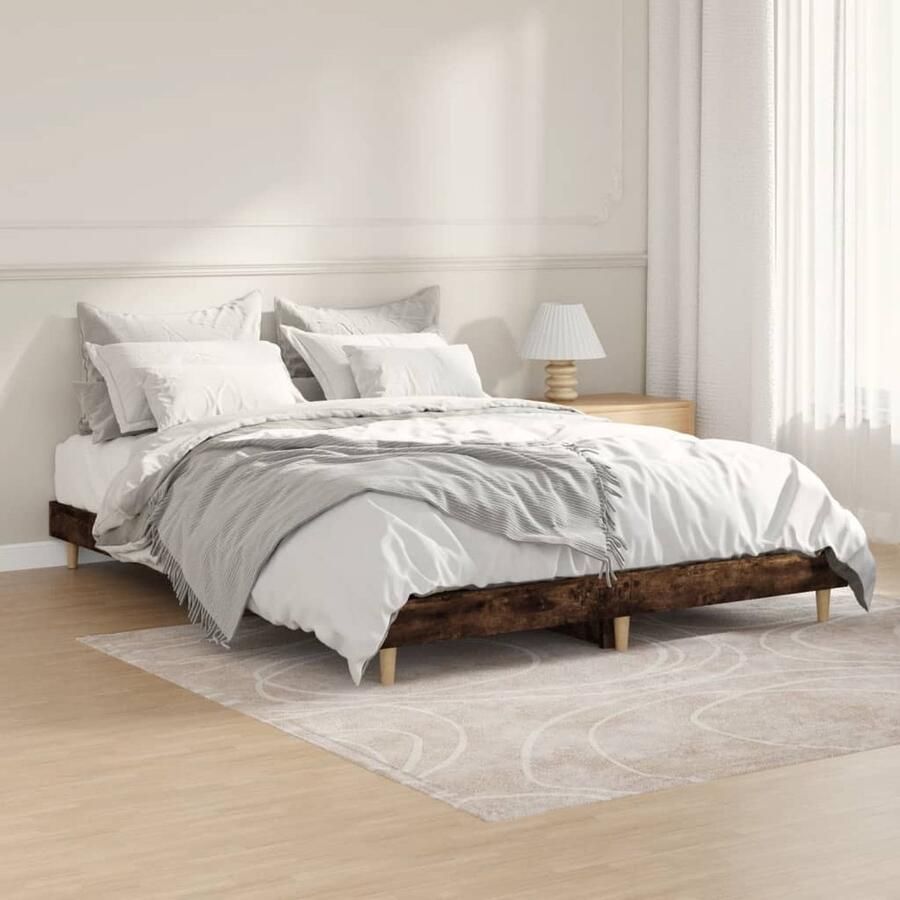 VidaXL Bedframe Hout Gerookt Eikenkleur 140x190 cm Bed Frame Houten Bed Bruine Bed Tweepersoons Bed Boxspring Bed King Size Bed Queen Size Bed Rustieke Bed Modern Bed Design Bed - Foto 2