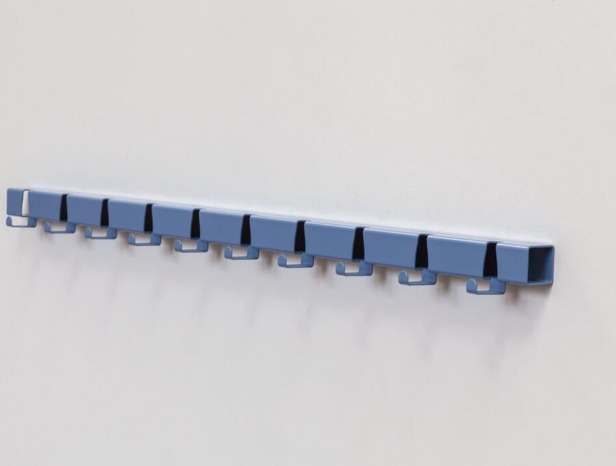 Vij5 Coatrack By The Meter metalen design kapstok met 10 haken 100cm duifblauw