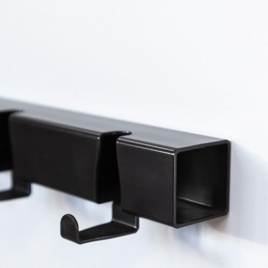 Vij5 Coatrack By The Meter metalen design kapstok met 2 haken RAL9017 zwart