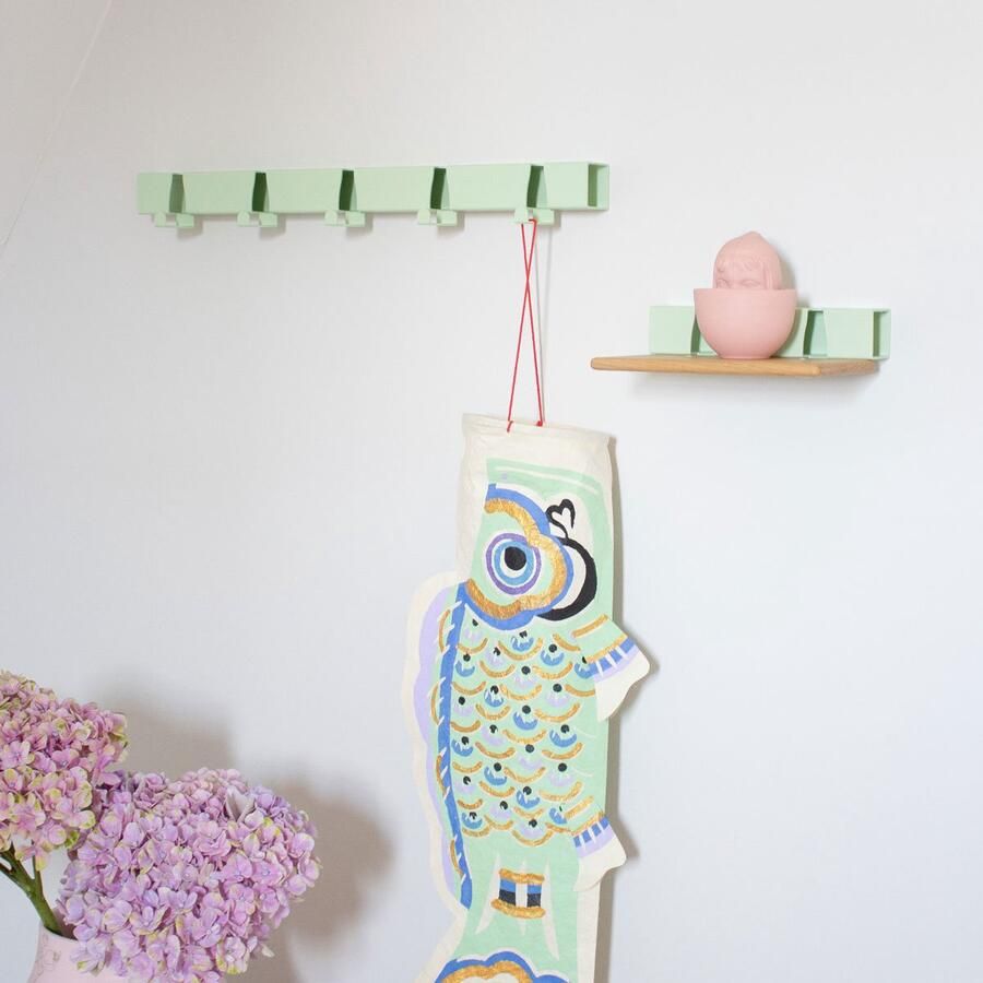 Vij5 Coatrack By The Meter metalen design kapstok met 5 haken RAL6019 mint-groen