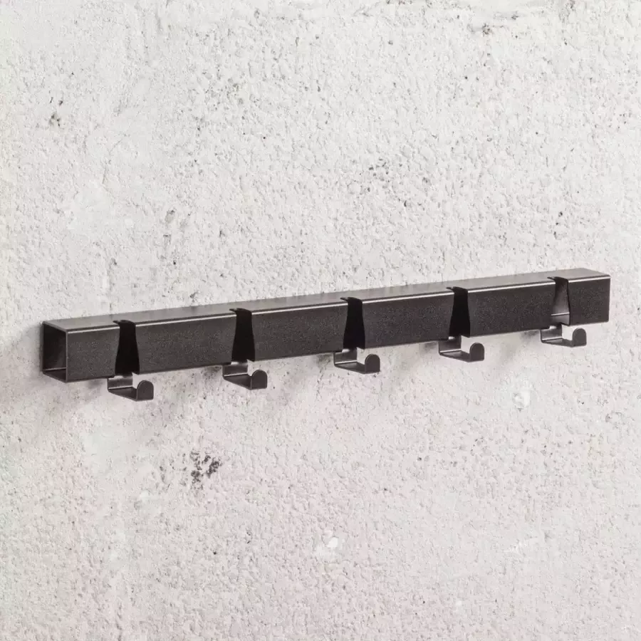 Vij5 Zwarte metalen wandkapstok vijf haken 50 cm. Industrieel uit buis 3D gelaserd & Maarten Baptsit