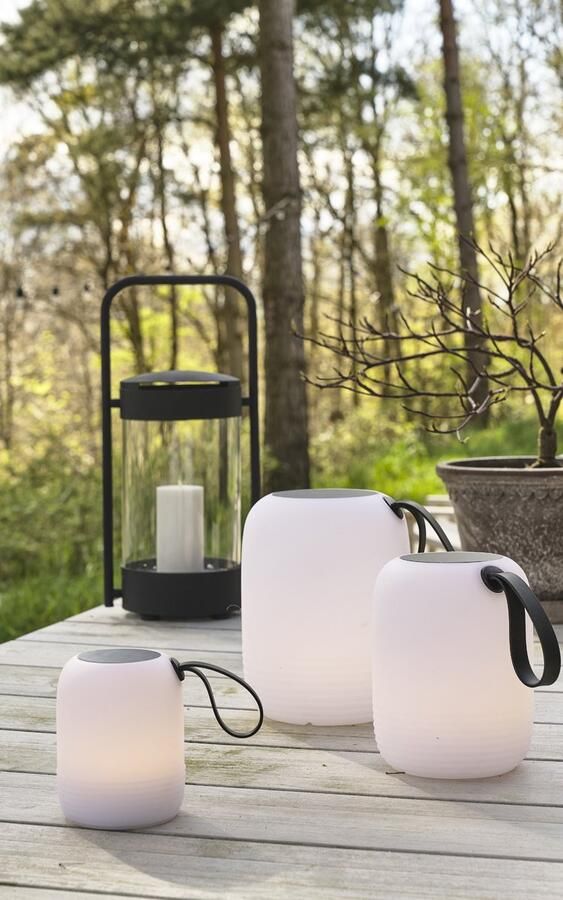 Villa Collection Hav LED Lamp met solar Dia 21 x 27 5 cm Wit Zwart