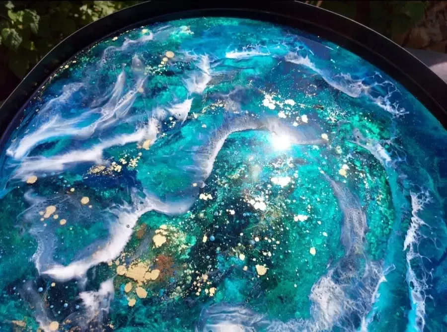 Violet View Art Uniek Goud Ronde Bijzettafel van Epoxy en Metaal Kleine Tafel Ø 40 cm - Foto 3