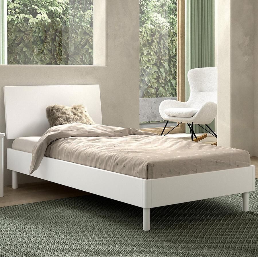 Vipack EMOB Eenpersoonsbed Forrest 90x200cm massief beukenhout wit Houten eenpersoonsbedden Wit Hout Houten eenpersoonsbedden Eenpersoons Normaal bed Op voorraad