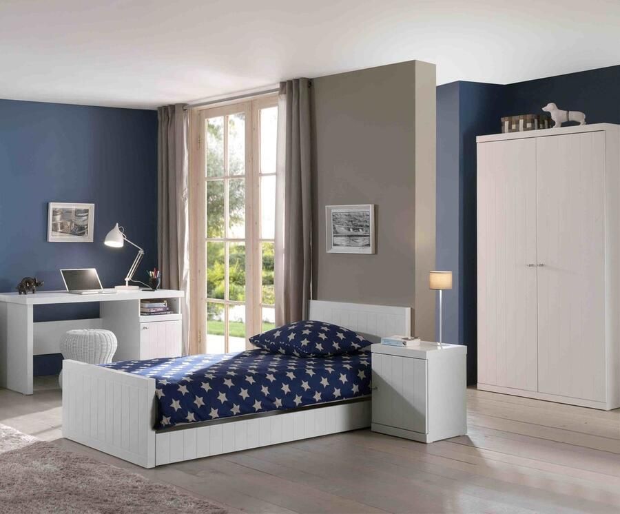 Vipack This ROBIN combination consists of the ROBIN bed (90 x 200 cm) with slatted base nightstand 2-door wardrobe and desk