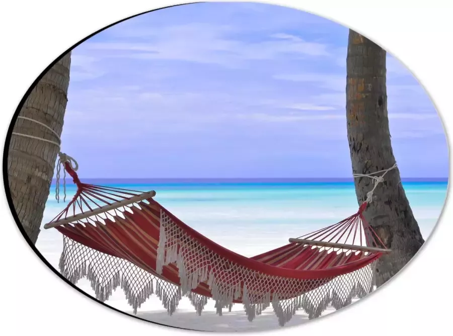 WallClassics Dibond Ovaal Rode Ibiza Hangmat op Tropisch Strand 28x21 cm Foto op Ovaal (Met Ophangsysteem)