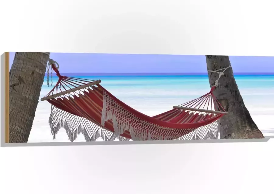 WallClassics Hout Rode Ibiza Hangmat op Tropisch Strand 120x40 cm 9 mm dik Foto op Hout (Met Ophangsysteem)
