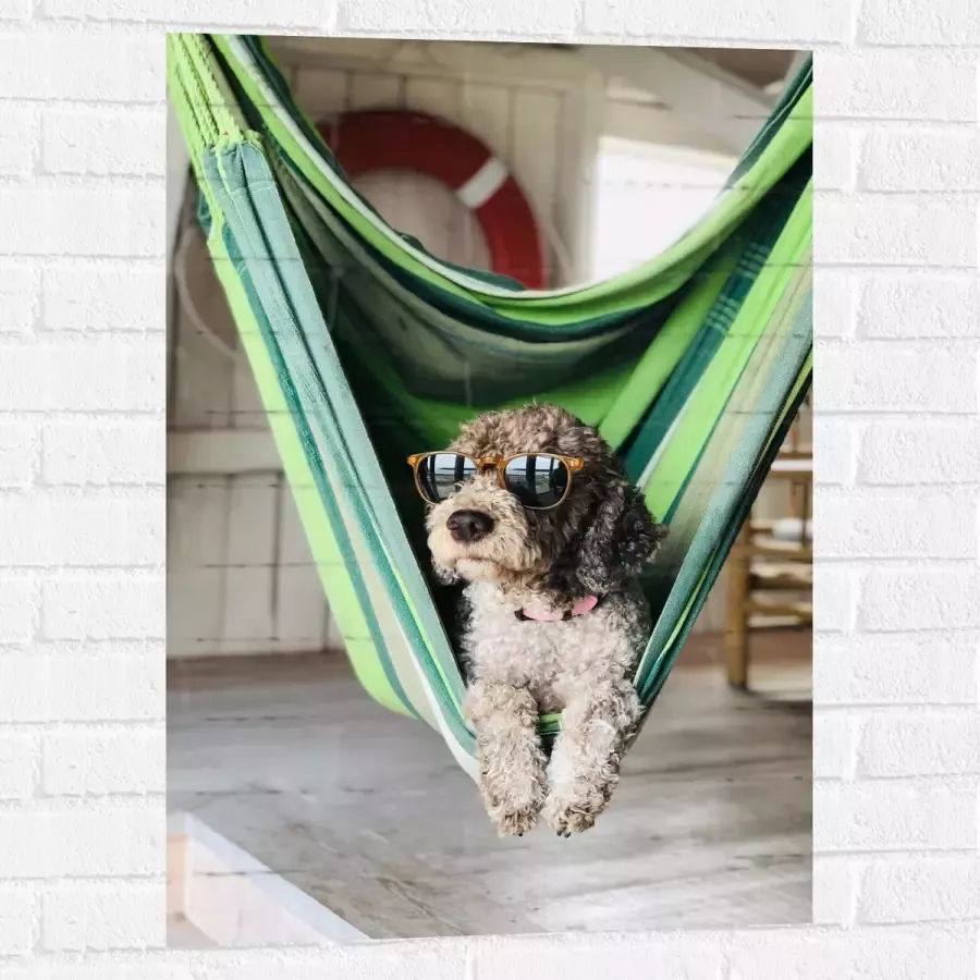 WallClassics Muursticker Liggende Hond in Hangmat met Zonnebril 60x90 cm Foto op Muursticker