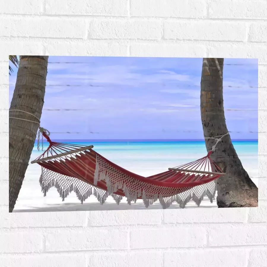 WallClassics Muursticker Rode Ibiza Hangmat op Tropisch Strand 75x50 cm Foto op Muursticker