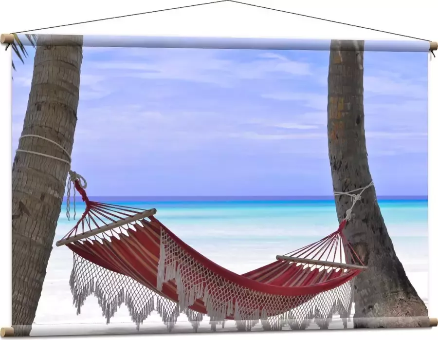 WallClassics Textielposter Rode Ibiza Hangmat op Tropisch Strand 120x80 cm Foto op Textiel