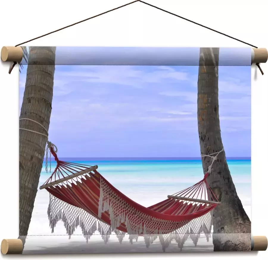 WallClassics Textielposter Rode Ibiza Hangmat op Tropisch Strand 40x30 cm Foto op Textiel