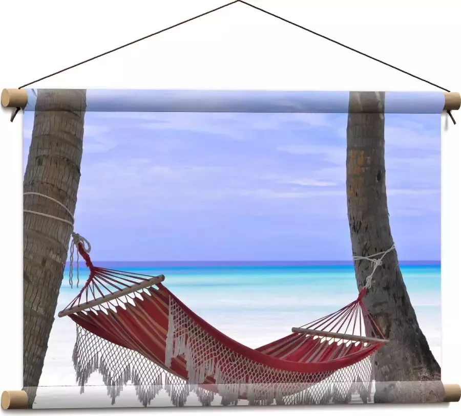 WallClassics Textielposter Rode Ibiza Hangmat op Tropisch Strand 60x40 cm Foto op Textiel