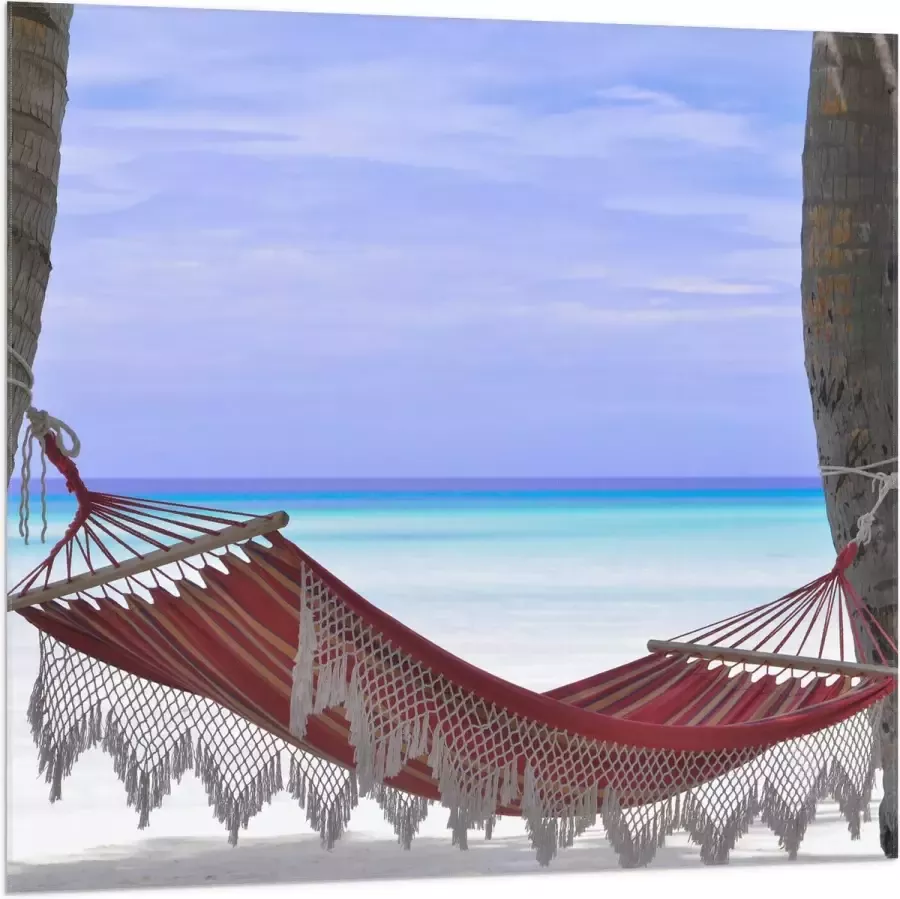 WallClassics Vlag Rode Ibiza Hangmat op Tropisch Strand 100x100 cm Foto op Polyester Vlag