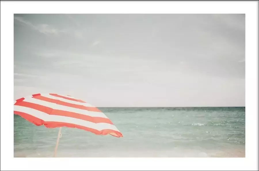 Walljar Parasol Op Strand Muurdecoratie Poster met lijst