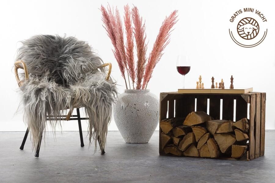 Wildlife Design Grijs zwart gekrulde IJslandse schapenvacht grijze langharige schaapsvacht met krullen IJslands schapenvel met krulletjes grijze vacht bank decoratie stoel