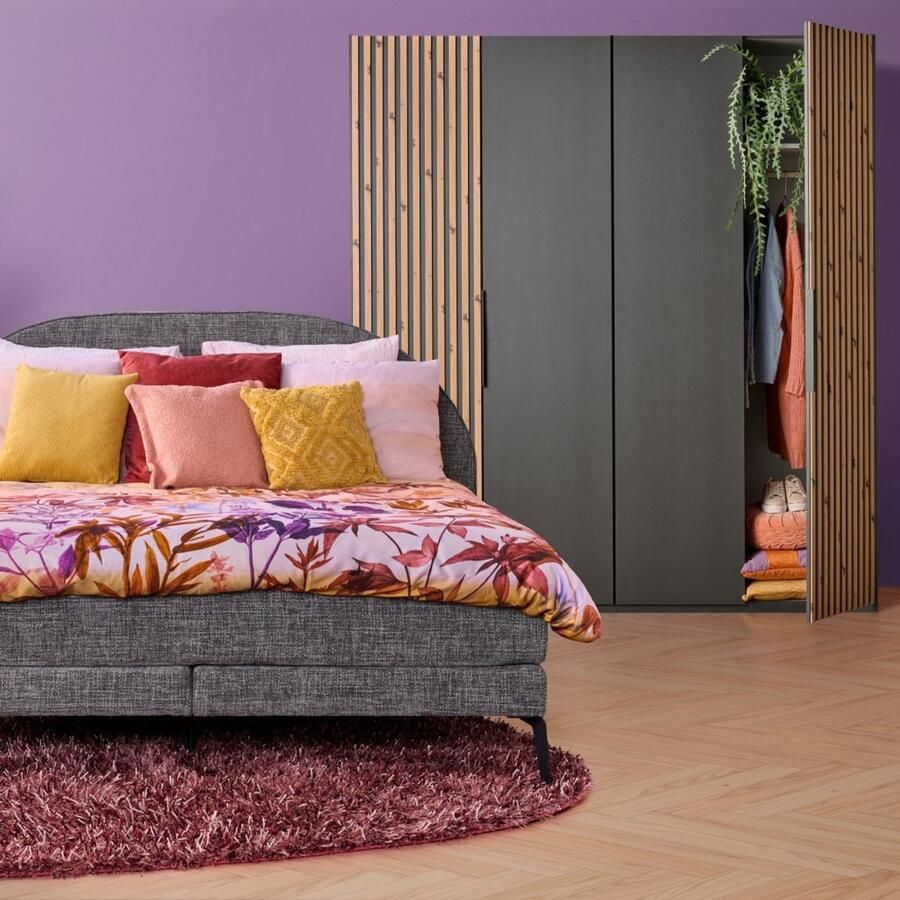 Woonexpress Kledingkast Bakel Spaanplaat Zwart 200x216x58 cm (BxHxD) Draaideurkast Deur met 3D verticale houtlook lamellen