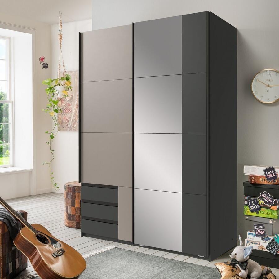Woonexpress Kledingkast Elsen Schuifdeurkast 135x198x64 cm (BxHxD) Grafiet Taupe Spaanplaat Drie lades Spiegeldeur