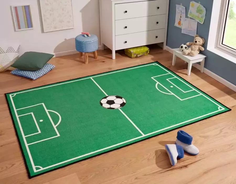 Zala Living Kindervloerkleed voetbalveld & voetbal groen 100x140 cm