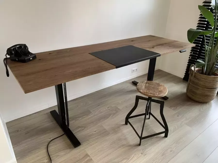 ZitStaBureau24 Professional Dark Zit-sta bureau Zwart onderstel Donker eikenhout Elektrisch verstelbaar 170cm breed