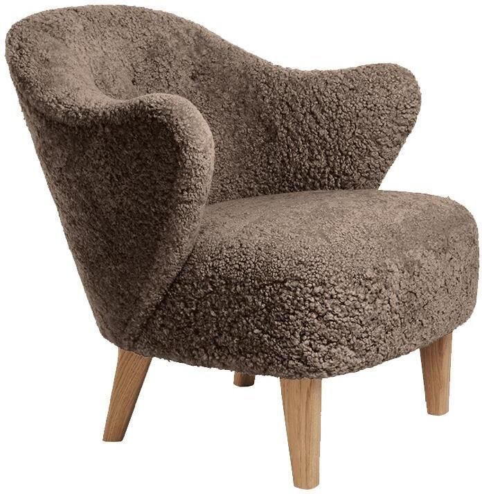 Audo Copenhagen Ingeborg fauteuil naturel eiken Sheepskin Sahara