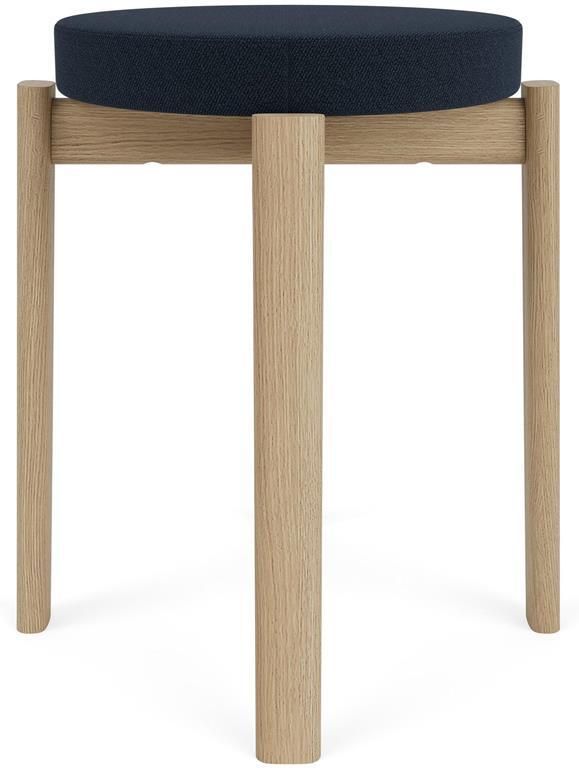 Audo Copenhagen Passage kruk H48 naturel eiken Vidar Dark Blue 0786