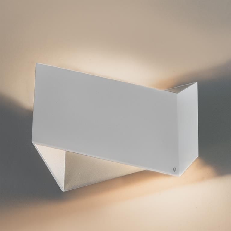 QAZQA Design wandlamp wit met zilveren binnenkant Fold