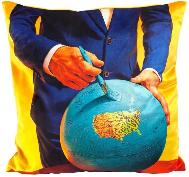 Seletti Toiletpaper kussen 50x50 Globe