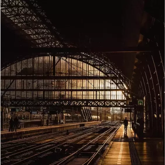 Goossens Schilderij The Station 74 x 74 cm