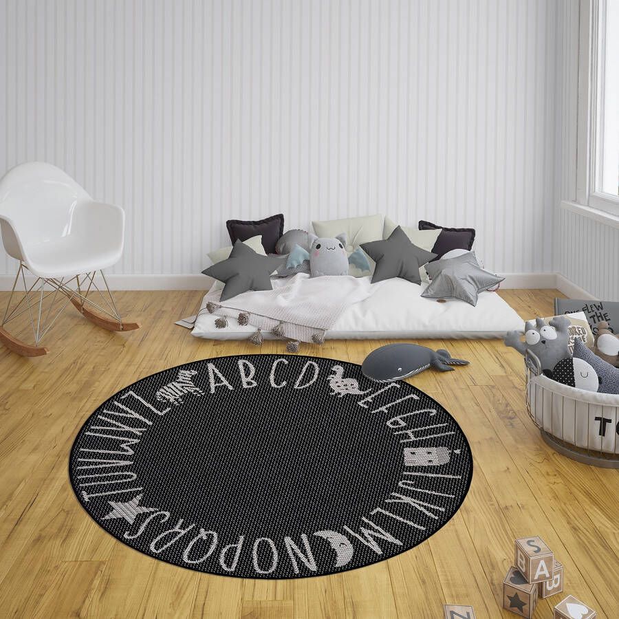 Tapeso Rond kinderkamer vloerkleed Alfabet zwart crème 120 cm rond