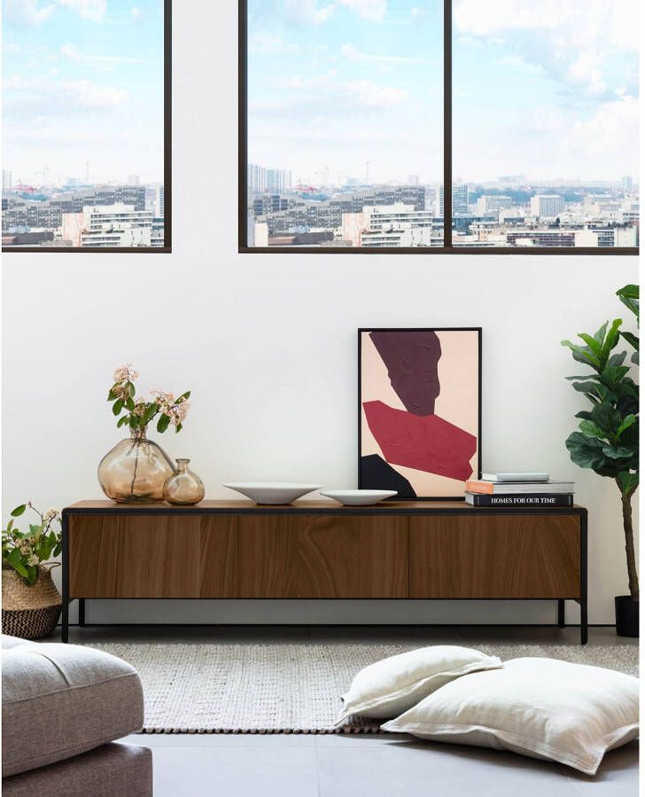 Kave Home Nadyria walnootfineer 3-deurs tv-meubel met zwarte afwerking staal 180 x 50 cm (mtk0177) - Foto 2