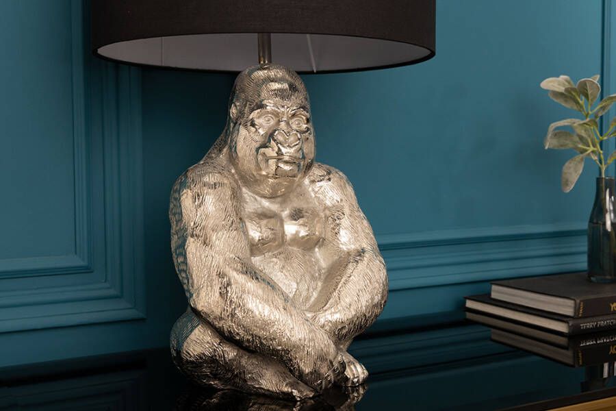 Invicta Interior Handgemaakte tafellamp KONG 60cm zilveren metalen aap gorilla decoratieve lamp zwarte lampenkap 41688