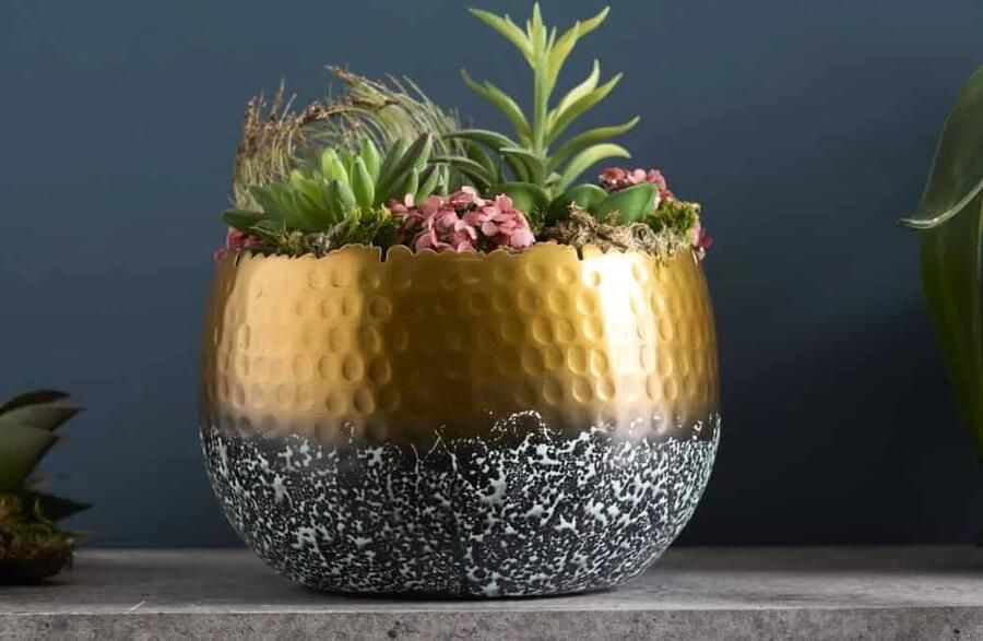 Invicta Interior Handgemaakte decoratieve kom ORIENT 19cm goud met patina in klassiek gehamerd ontwerp 41562