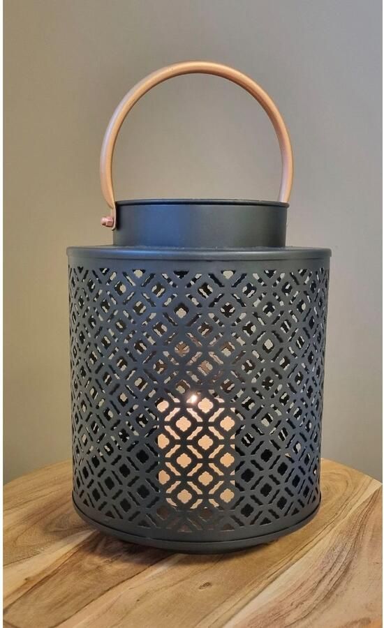 Ambiente Haus Lantaarn met kaars Kandelaar van poedergecoat metaal Lantaarn met handvat hoogte ca. 38 cm (1 stuk) - Foto 3