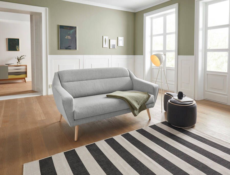 Andas 2-zitsbank Bille met naad in het rugkussen en eikenhouten poten design by morten georgsen