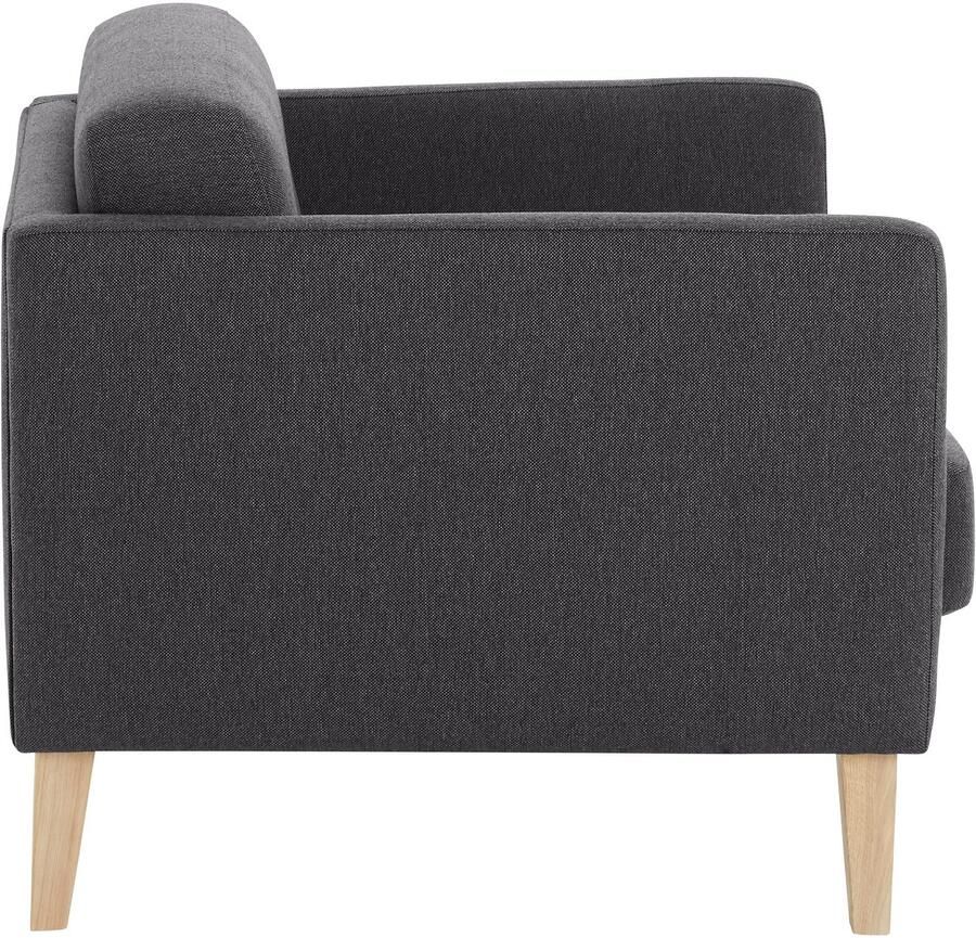 Andas Fauteuil Raadal in scandinavische look met capitonnage design by morten georgsen