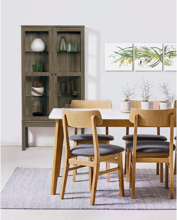 Andas Vitrinekast Houtfineer van eiken grepen en poten van massief eiken