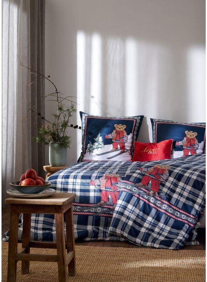 APELT Beddengoed Mati GOTS Ruitpatroon met Noorse rand en beer op skies (2-delig) - Foto 2