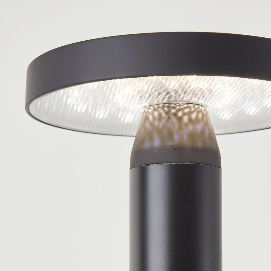 Brilliant Leuchten Led-tafellamp voor buiten Magua LED buiten tafellamp solar 22 cm 220 lm 4000 K metaal zwart