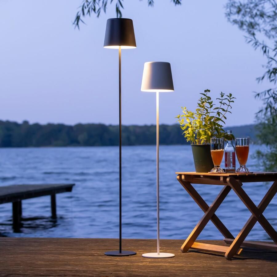 Brilliant Leuchten Led-vloerlamp voor buiten Kaami mobiele LED buiten vloerlamp Accu-aangedreven 129 cm 350 lm 3000 K 3-traps dimbaar metaal (1 stuk)