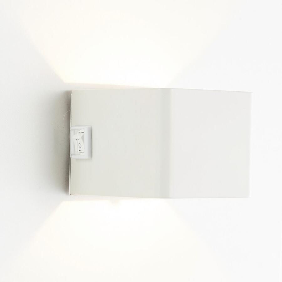 Brilliant Leuchten Wandlamp voor buiten Iseo draagbare acculamp incl. magnetische plaat Accu 300 lm 3000 K USB zwart mobiele buitenlamp wandlamp (1 stuk) - Foto 6