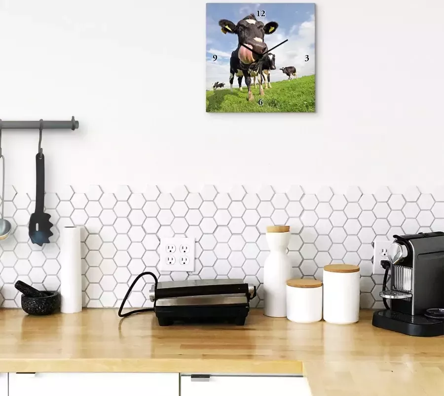 Artland Wandklok Holstein-koe met enorme tong geluidloos zonder tikkende geluiden niet tikkend geruisloos naar keuze: radiografische klok of kwartsklok moderne klok voor woonkamer keuken etc. stijl: modern
