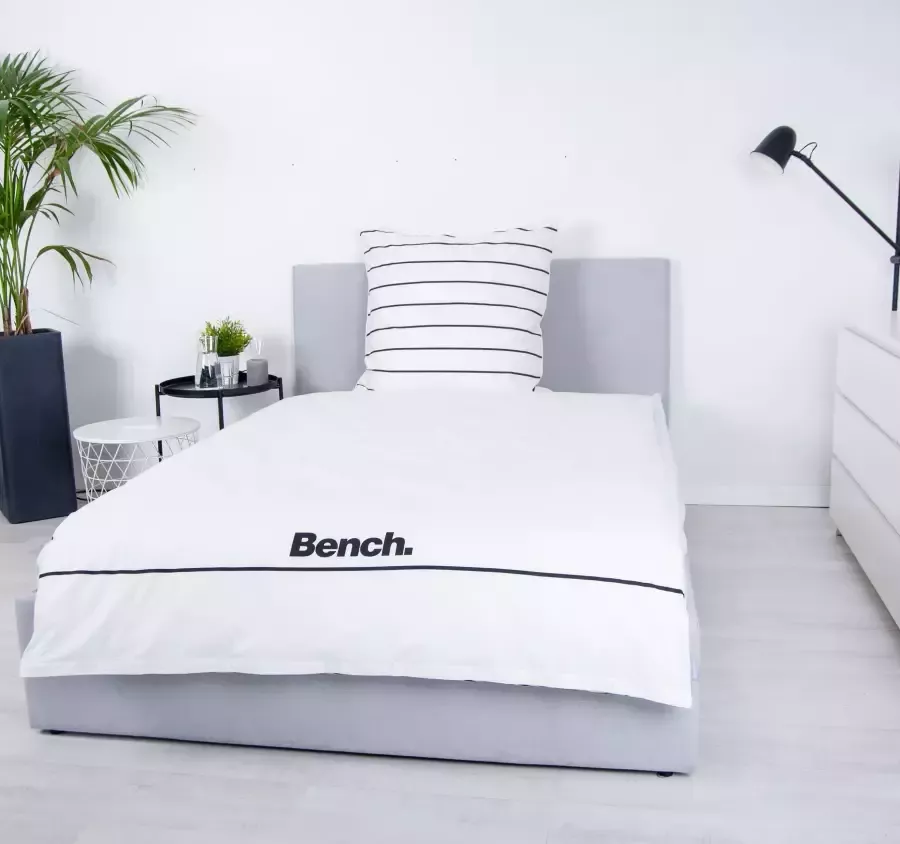 Bench. Tweezijdig te gebruiken overtrekset Bench Kussenovertrek met decoratieve paspel