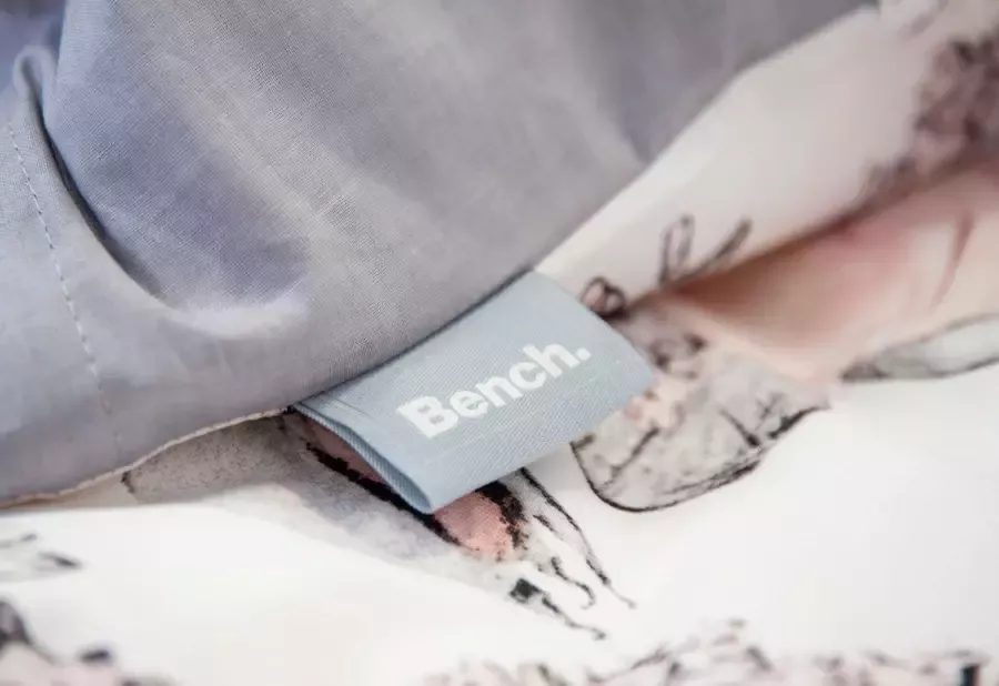 Bench. Tweezijdig te gebruiken overtrekset Bench met belettering - Foto 3