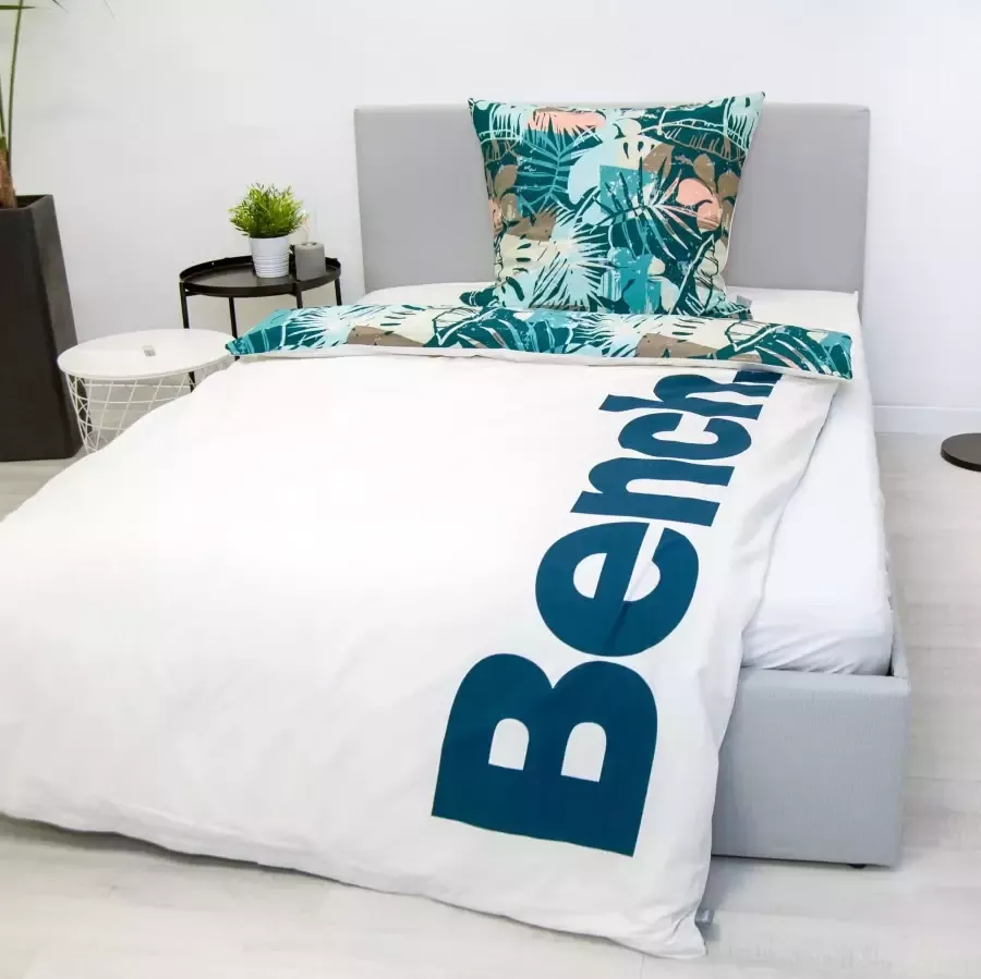 Bench. Tweezijdig te gebruiken overtrekset Bench met belettering