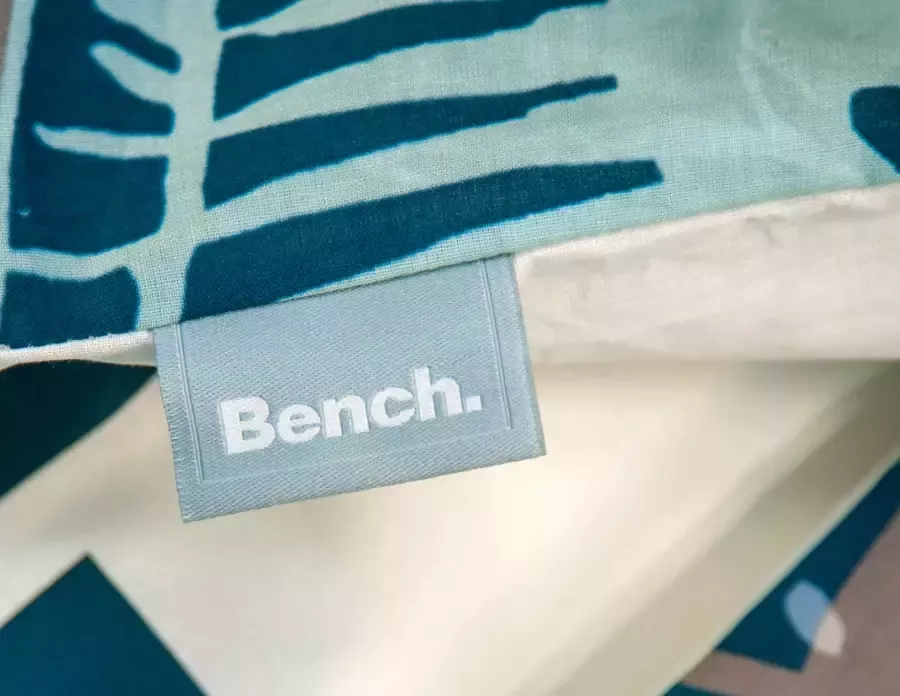 Bench. Tweezijdig te gebruiken overtrekset Bench met belettering - Foto 4