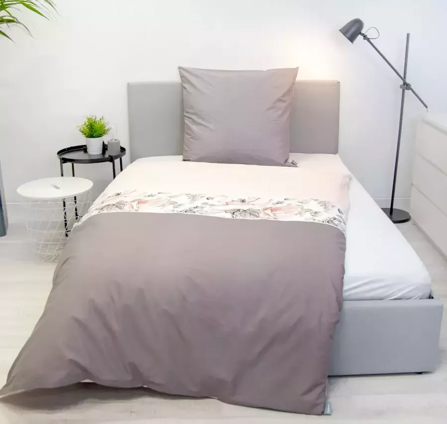 Bench. Tweezijdig te gebruiken overtrekset Bench met belettering - Foto 2