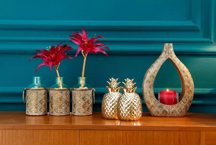 Creativ deco Winterse kunstplant Kerst versiering met goudkleurige stelen (set 2 stuks) - Foto 3